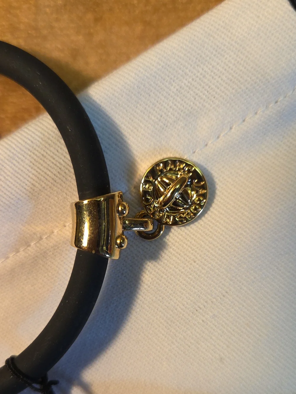 Marc Jacobs Black and Gold Key Ring Bangle - Picture 2 of 2